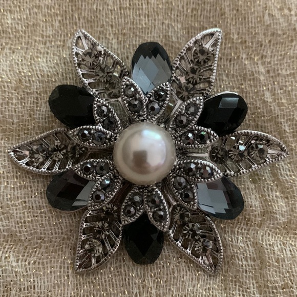 Premier Designs Broach, can also be worn as a necklace - Picture 1 of 12